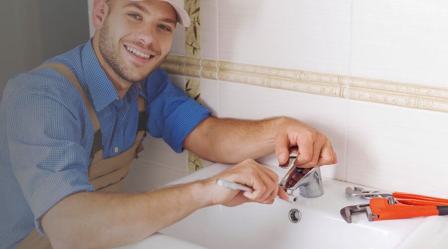 Professional clogged drains services in New Middletown, IN